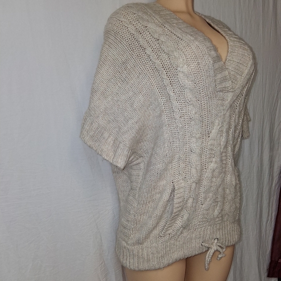 American Eagle Outfitters V-Neck Cable Knit Sweater - Gray Size L - Picture 11 of 16